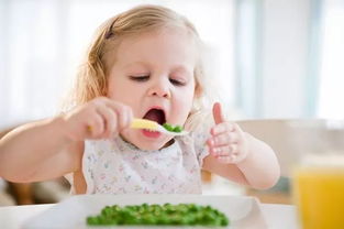 如何培养幼儿自己进食